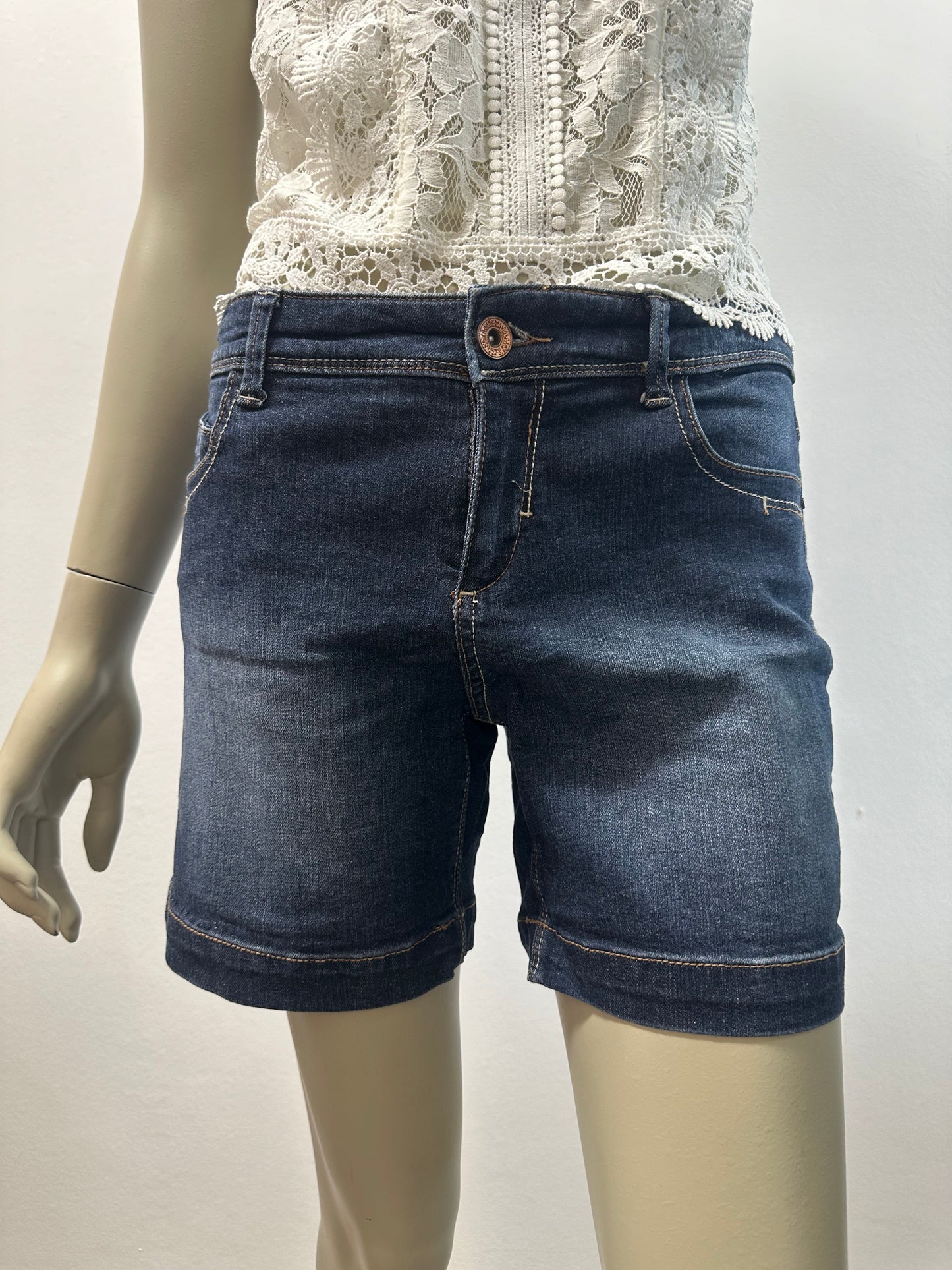 SHORT EN JEAN BLEU