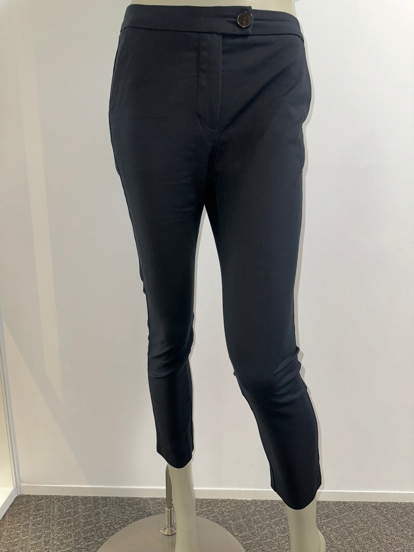 PANTALON NOIR A PINCE POUR FEMME